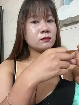 Liness101 live cam on StripChat