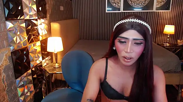 AudreyMilesTrans webcam