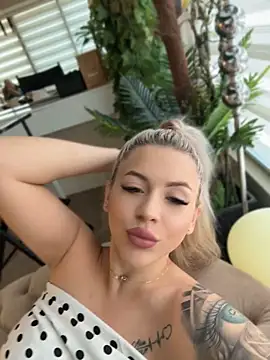 IveySin webcam