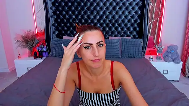 Rebecca_Diamond