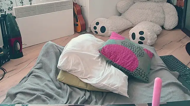 CeriseLapine webcam
