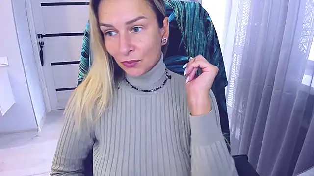 AlexiaDarren webcam