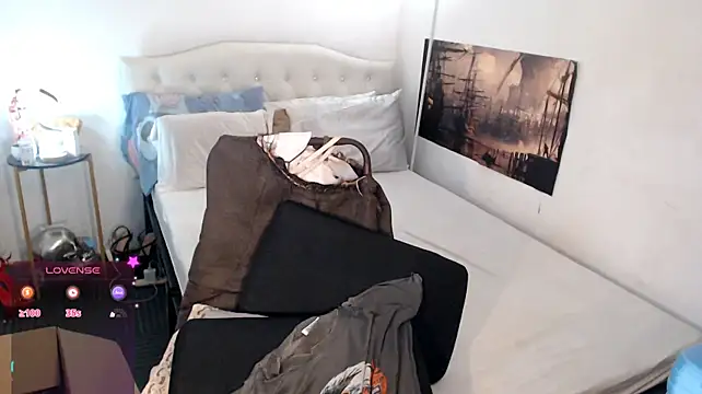 NinaDOM4CUM webcam
