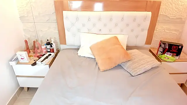 NINAMARTINS live cam preview