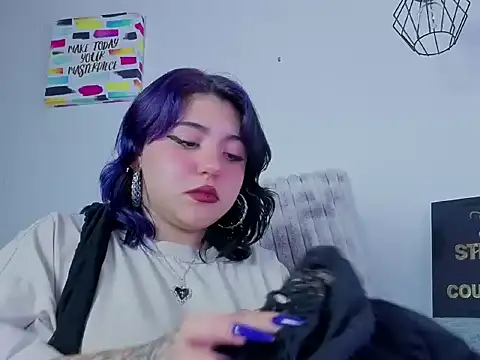 Blueberry_gothic webcam
