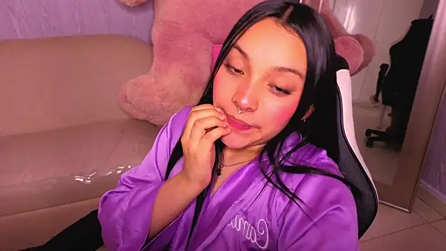 lia_harper_t