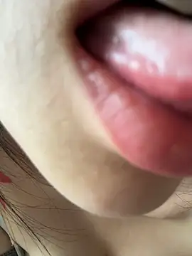 xiaozz-001 live cam on StripChat