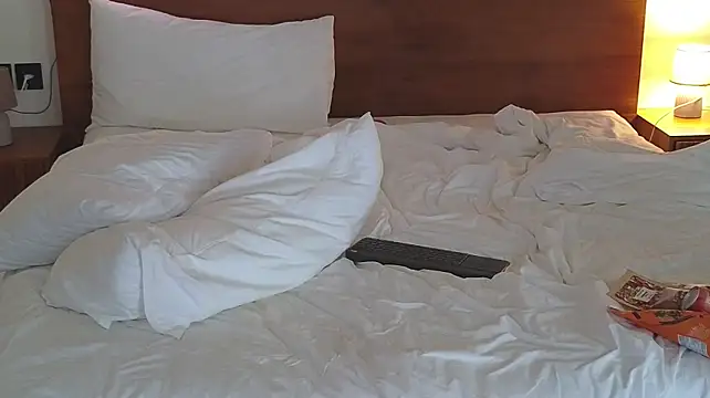 Heidiluceous webcam