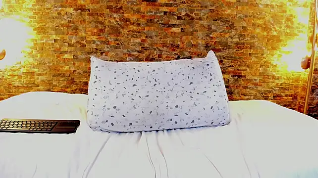 adenile5 webcam