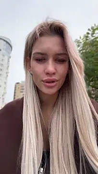 KikiWatson ♟ live naked chat