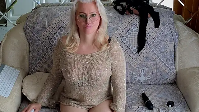 Alyonushkadarling webcam