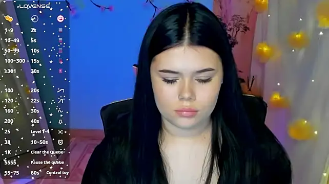 Mona_Esty webcam