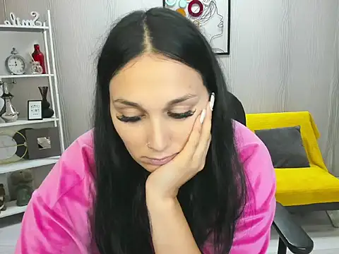 MiraBennett webcam