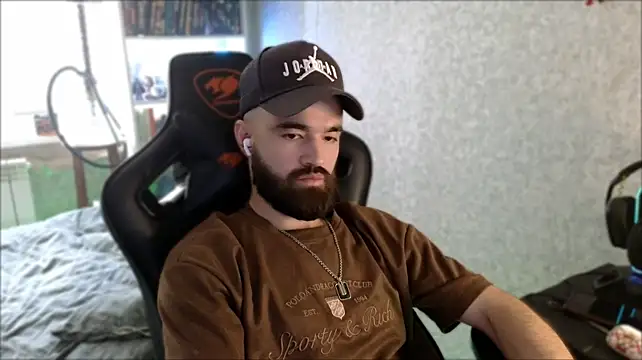 _Serious_Man webcam
