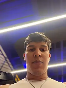 Leo_Savage_ webcam
