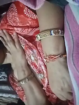 Desi_couple85 webcam