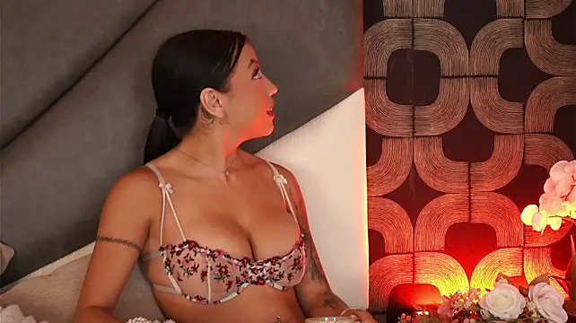 IsabelaWhite webcam