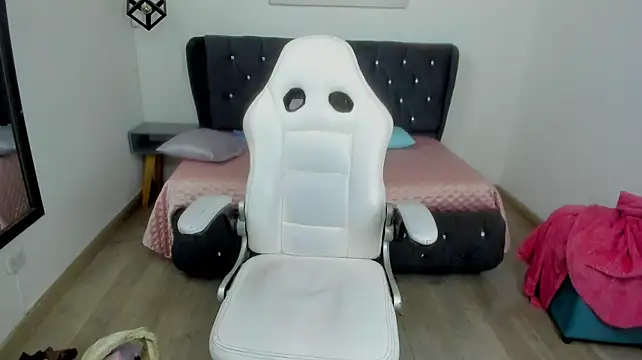 Issaa_Tyler webcam