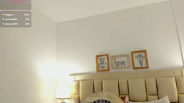 hade_miller live cam on StripChat
