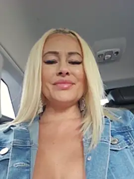 MILFBARBY live cam on StripChat