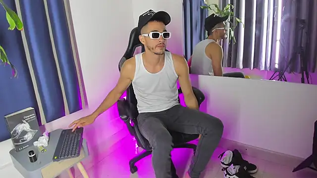 Damiam_23 webcam
