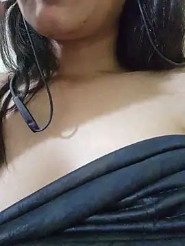 CuteSarikaLIVE webcam