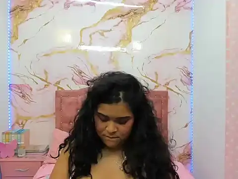 MiaBlakeXXX webcam