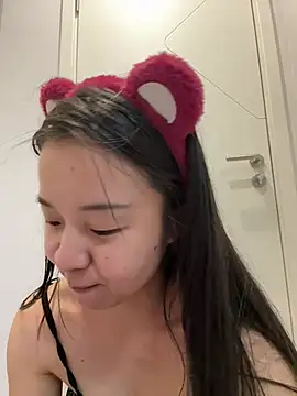 Webcam Model (NiNa5203) is live