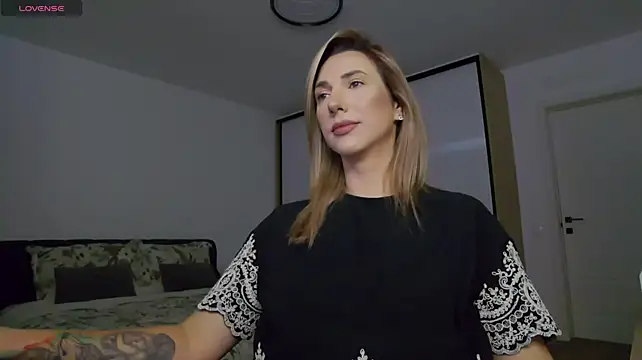 KhloeK webcam