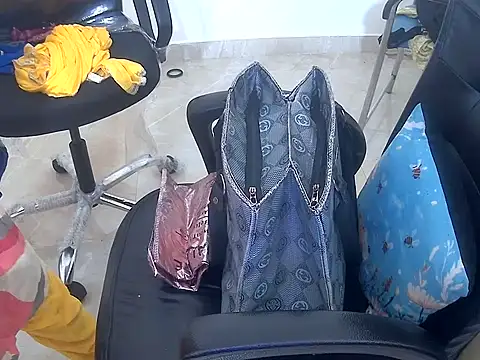 DivaLuv webcam
