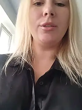 evil_kitty3126 webcam