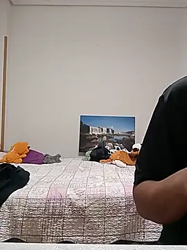 Justinhot69 live cam on StripChat