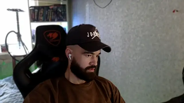 _Serious_Man webcam