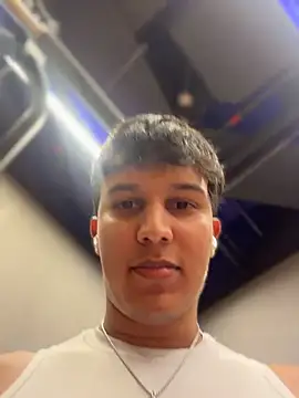 Leo_Savage_ webcam