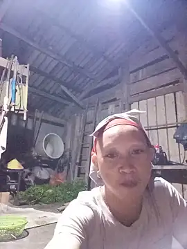 Linda-04 webcam