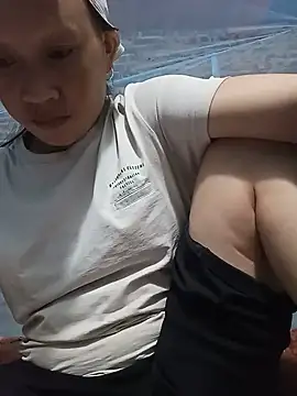 Linda-04 webcam