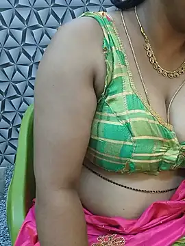 AADHIRA_Tamil_Mallu live cam on StripChat