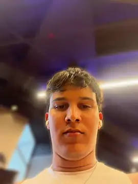 Leo_Savage_ webcam