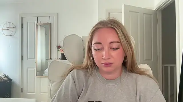 arielsweetieee webcam