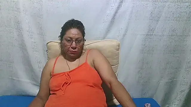 IndianSexyMilf69 webcam