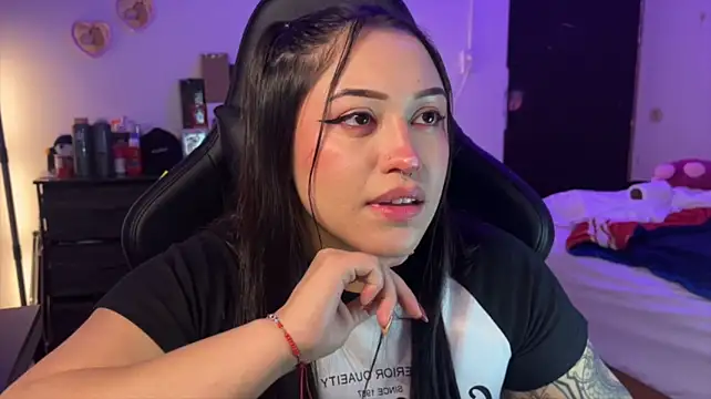 Lilyhotson webcam