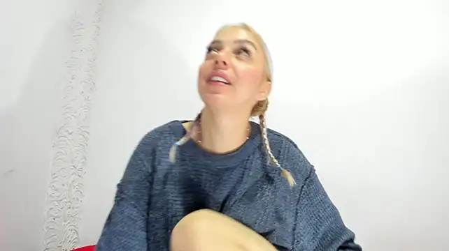 NICOLEVIP webcam
