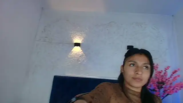 Melannyy__ webcam