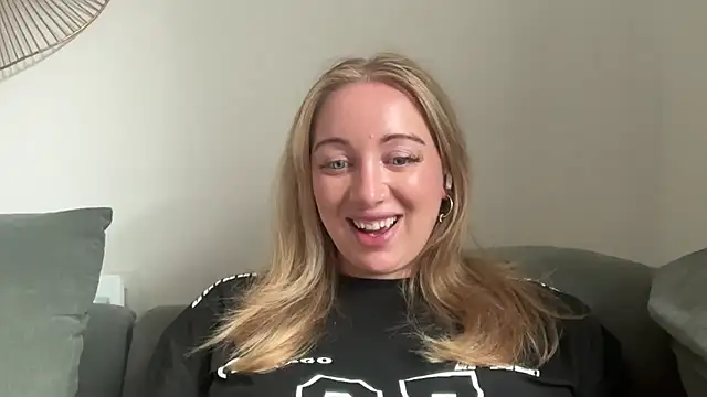 arielsweetieee webcam