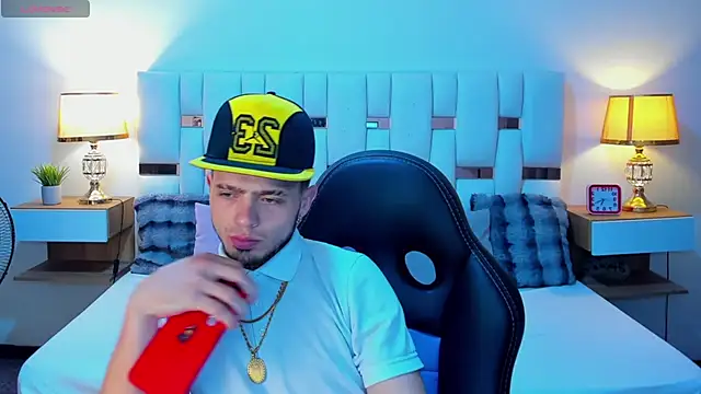 Zeus_damian21 webcam