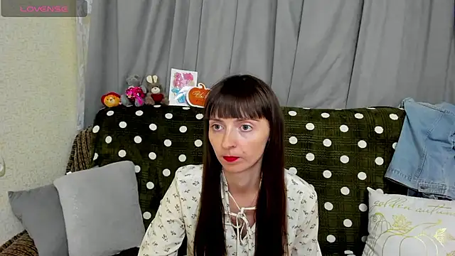 TayanaJons webcam