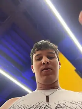 Leo_Savage_ webcam