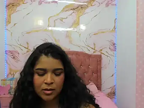 MiaBlakeXXX webcam