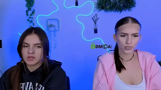 lisa_dark_ webcam