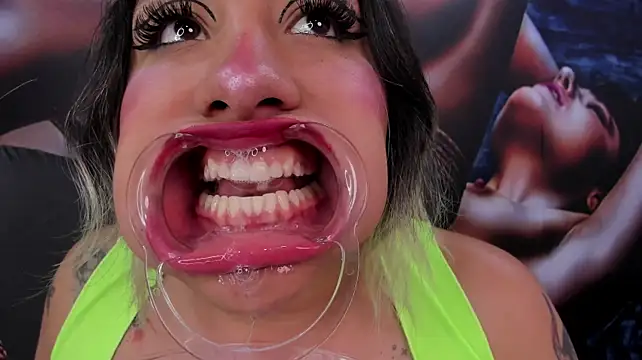 miss_danika webcam